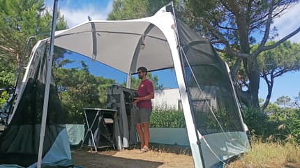 aufenthaltszelt-133nrh-1.jpg Im Praxistest: Aufenthaltszelt Quechua Base Arpenaz Ultrafresh – Bild 1