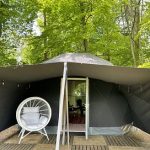 Isoliertes Kuppel Igluzelt mit Panoramablick in Swifterbant