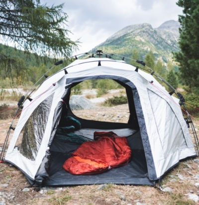 qeedo-zelt-896hzm-1.jpg qeedo Quick Oak Dark Series | Verdunkeltes Zelt zum Camping – Bild 1
