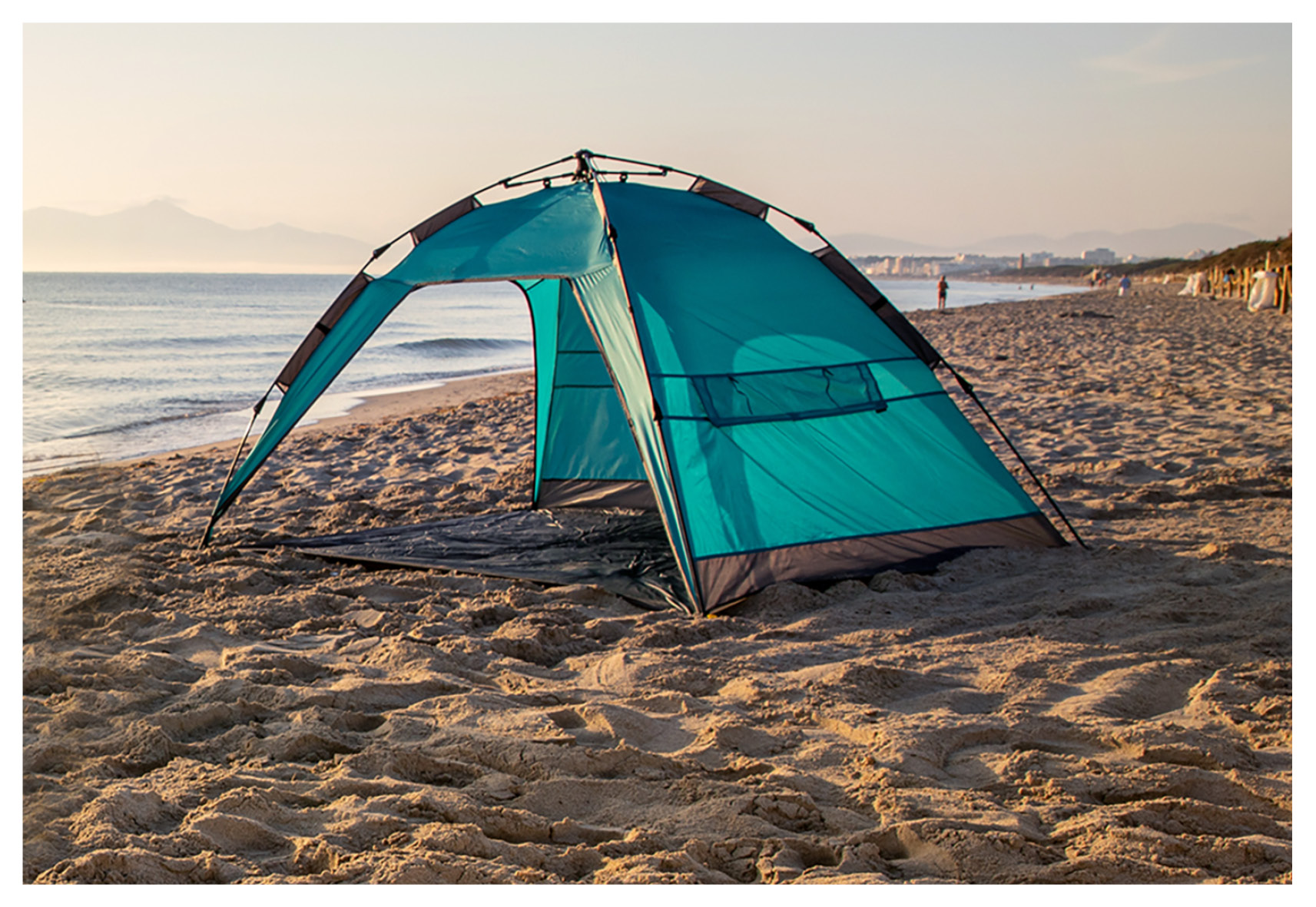 strandzelt-205fas-1.jpg Moderne Strandzelte – Quick Up vs. Pop Up | uquip – Bild 1