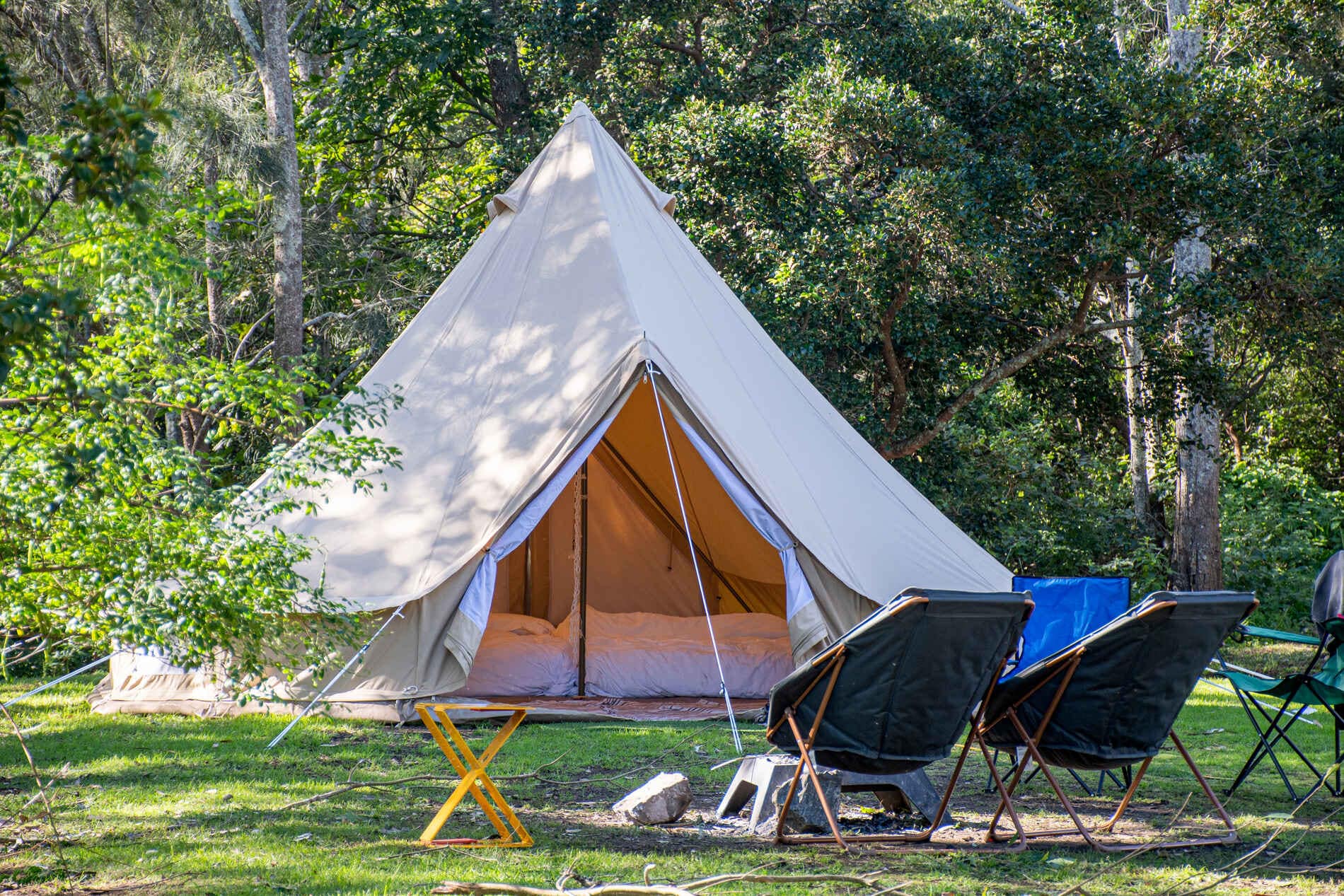 tipi-zelt-470mlk-1.jpg Im Tipi Zelt übernachten | Besondere Mietunterkunft – Bild 1