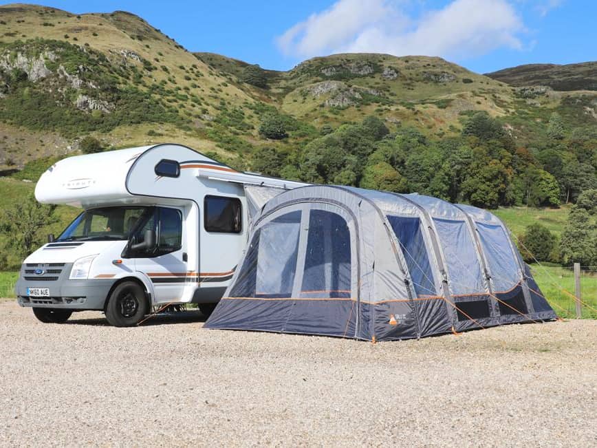 vorzelt-wohnmobil-436kjw-1.jpg Freistehende Luftvorzelte für Wohnmobile: Flexibilität & Komfort für Camper – Bild 1