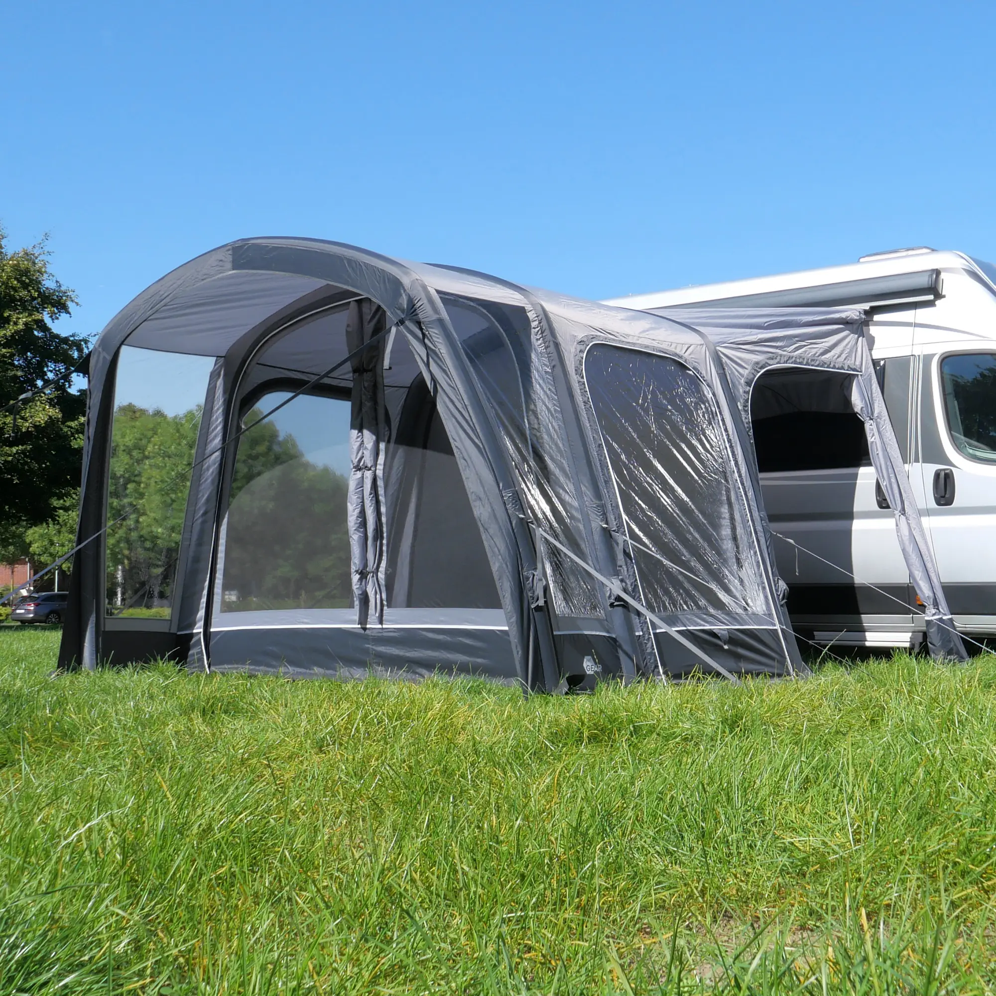 vorzelt-wohnmobil-569wnd.webp your GEAR Manarola Air Camper aufblasbares Vorzelt 320 x 325 cm Wohnmobil Campingbus Kastenwagen – Bild 1