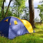 Was braucht man für eine Nacht Zelten? (Packliste+Tipps)