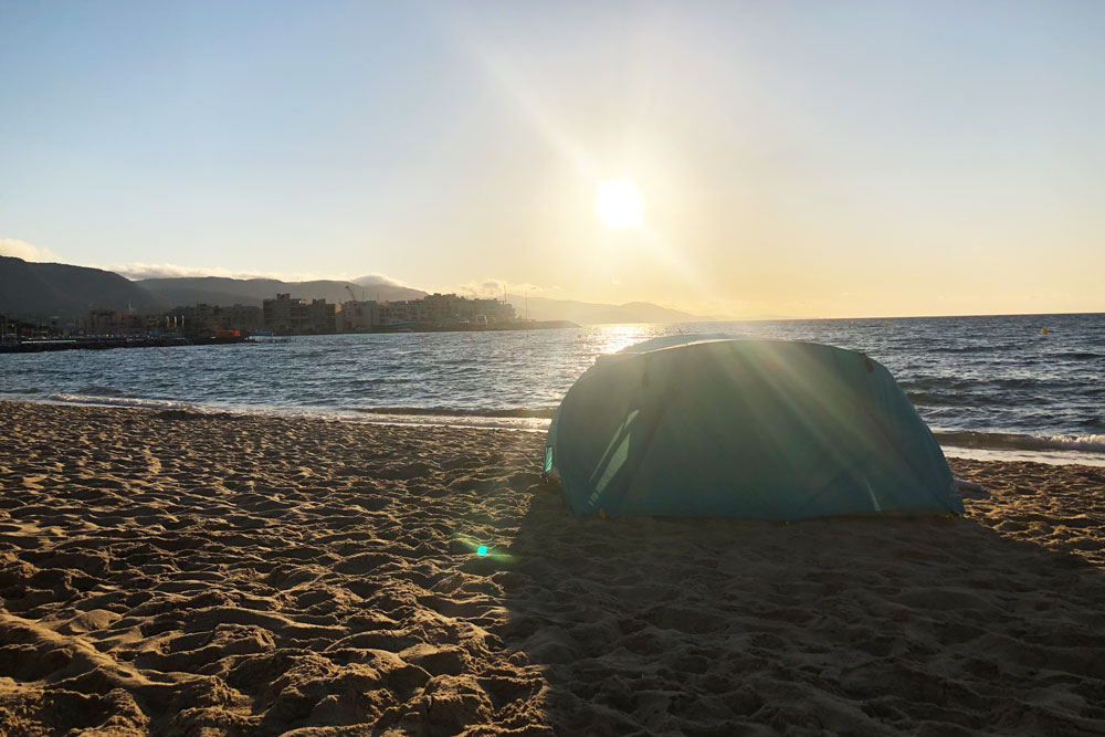 zelten-482jfl-1.jpg Zelten am Meer – Tipps & schöne Campingplätze in Europa – Bild 1
